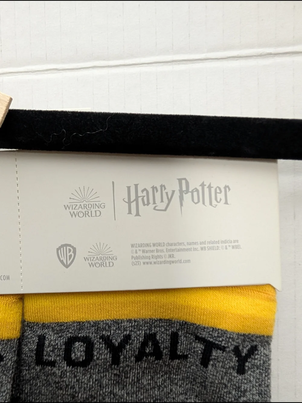 NWT Hallmark Harry Potter Hufflepuff House Crest Crew Socks Yellow/Gray